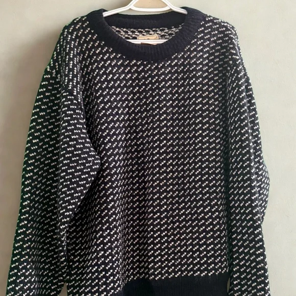 Vintage 1980s L.L. Bean Navy Birdseye Wool Crew Sweater Norway - Size M - Picture 1 of 5